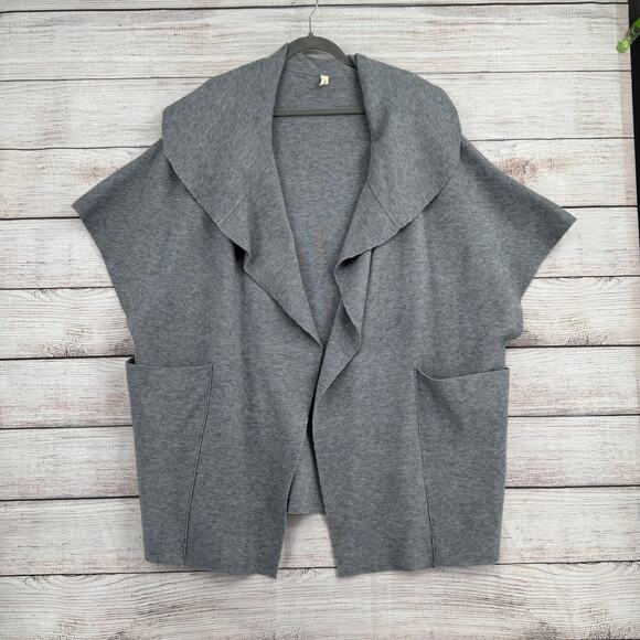 Moth Cardigan Sweater Womens Medium Gray Open Front Short Sleeve Pockets Cozy - Picture 1 of 10